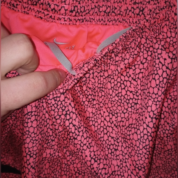 Nike Red Size M Dry Fit Shorts - Picture 5 of 5